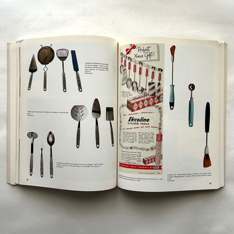 Groovy Kitchen Designs for Collectors 1935-1965 /  Michael J. Goldberg