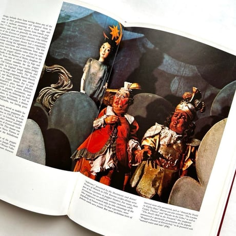The World of Puppets / Rene Simmen