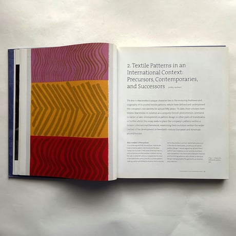 Marimekko　 Fabrics, Fashion, Architecture / Marianne Aav