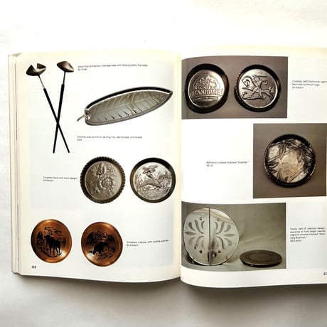 Groovy Kitchen Designs for Collectors 1935-1965 /  Michael J. Goldberg