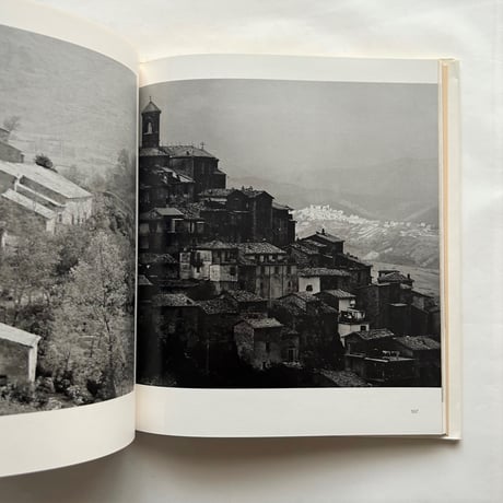 Italian hilltowns / Norman F Carver
