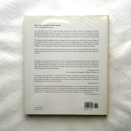 Diane Arbus   An Aperture Monograph / Doon Arbus 文、Marvin Israel 編