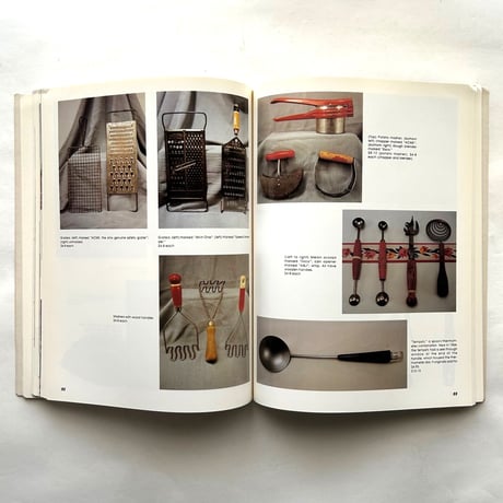 Groovy Kitchen Designs for Collectors 1935-1965 /  Michael J. Goldberg