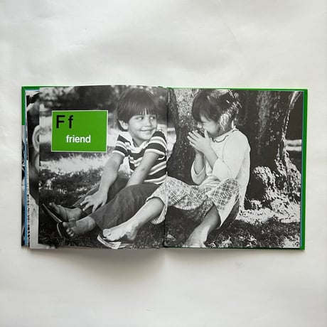 A is for Aloha / Stephanie Feeney、Hella Hammid　古書