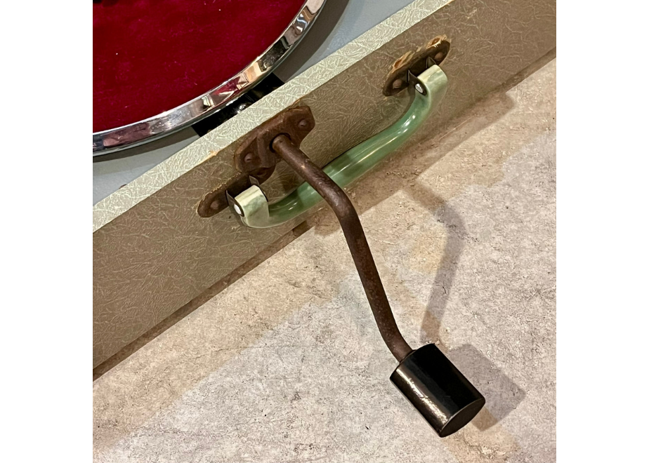 国産ポータブル型蓄音機「PARAGON」戦後型 | かふぇ あたらくしあ