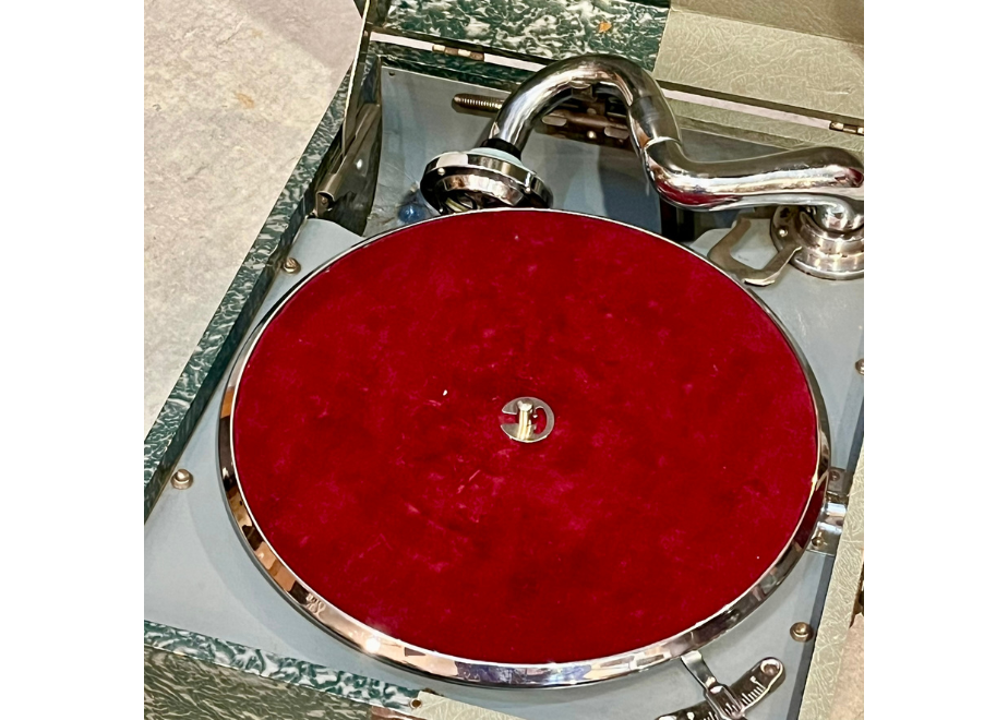 PARAGON 蓄音機 国産ポータブル型蓄音機「PARAGON」戦後型 | かふぇ あたらくしあ