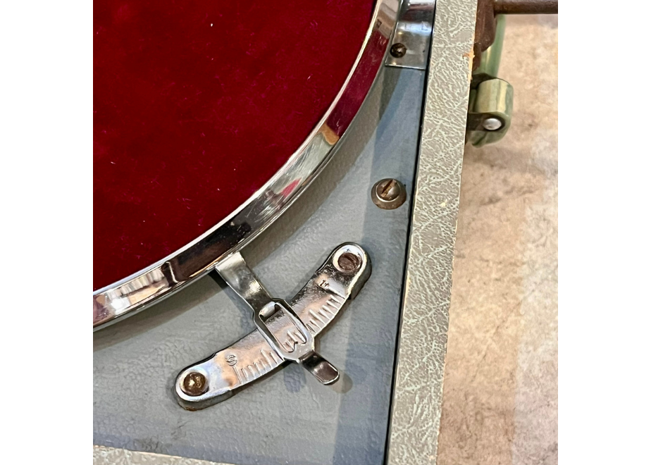 国産ポータブル型蓄音機「PARAGON」戦後型 | かふぇ あたらくしあ