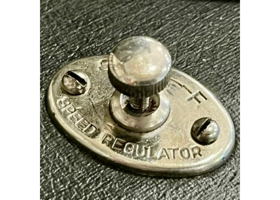 国産ポータブル型蓄音機「イーグル7号」 | かふぇ あたらくしあ