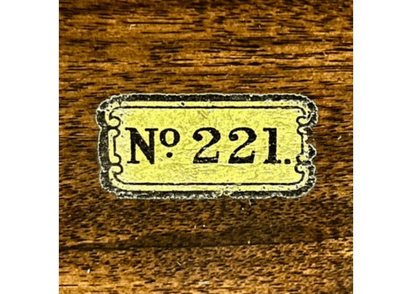 国産ポータブル型蓄音機 日本コロムビア Model-221 | かふぇ あたらくしあ