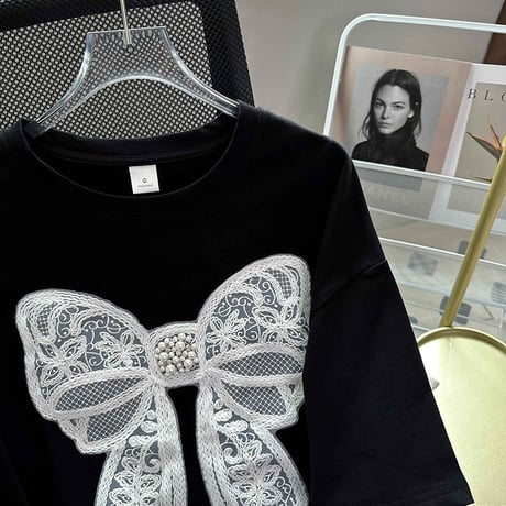 ⑩デザインTシャツ♪上品な刺繍リボン　大きめ