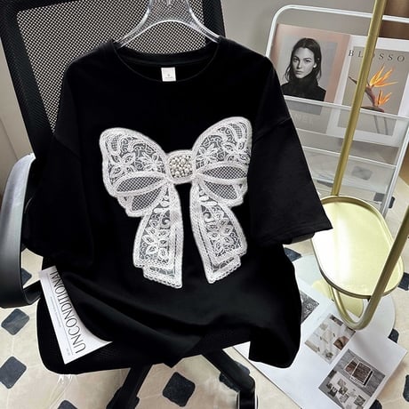 ⑩デザインTシャツ♪上品な刺繍リボン　大きめ