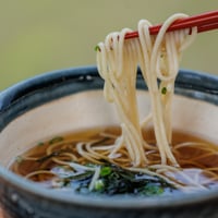 あかもく細うどん