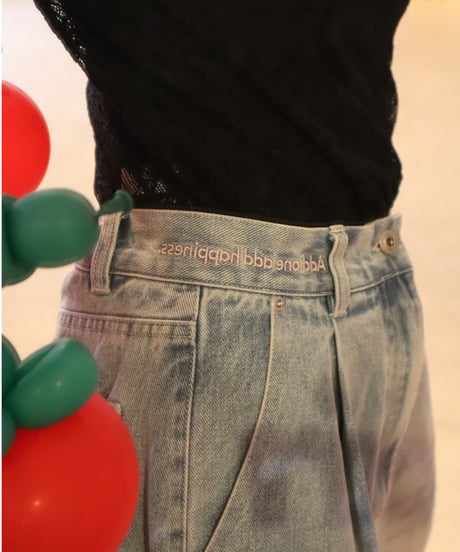 Logo Embroidery Tuck Denim【Light Blue】
