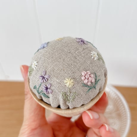 【受注販売】春の小道の手刺繍針山