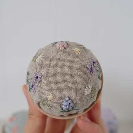 【受注販売】春の小道の手刺繍針山