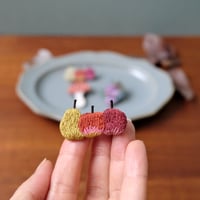 リンゴと洋梨の手刺繍ブローチ［完熟］