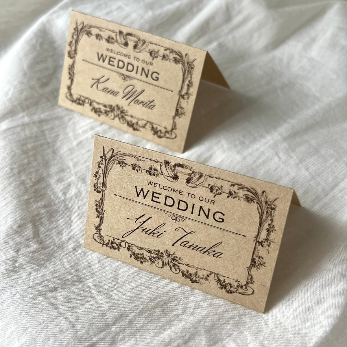 Canvaテンプレート】Vintage Place Card｜ヴィンテージ二つ折り席札 |