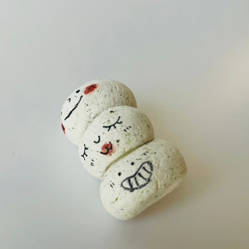3兄弟の石の精霊／小松菜 Three brothers stone spirits / Kom