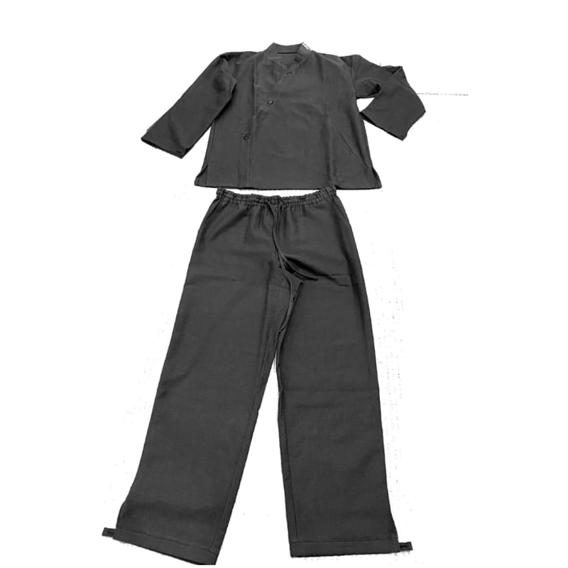 伝統亀田縞【作務衣】残り（L）のみ　男性用黒とグレー　縫製数量は10程度のオリジナル希少品 亀田縞ボタン式作務衣（3色）【和gen】 | 亀田縞公式ショップ