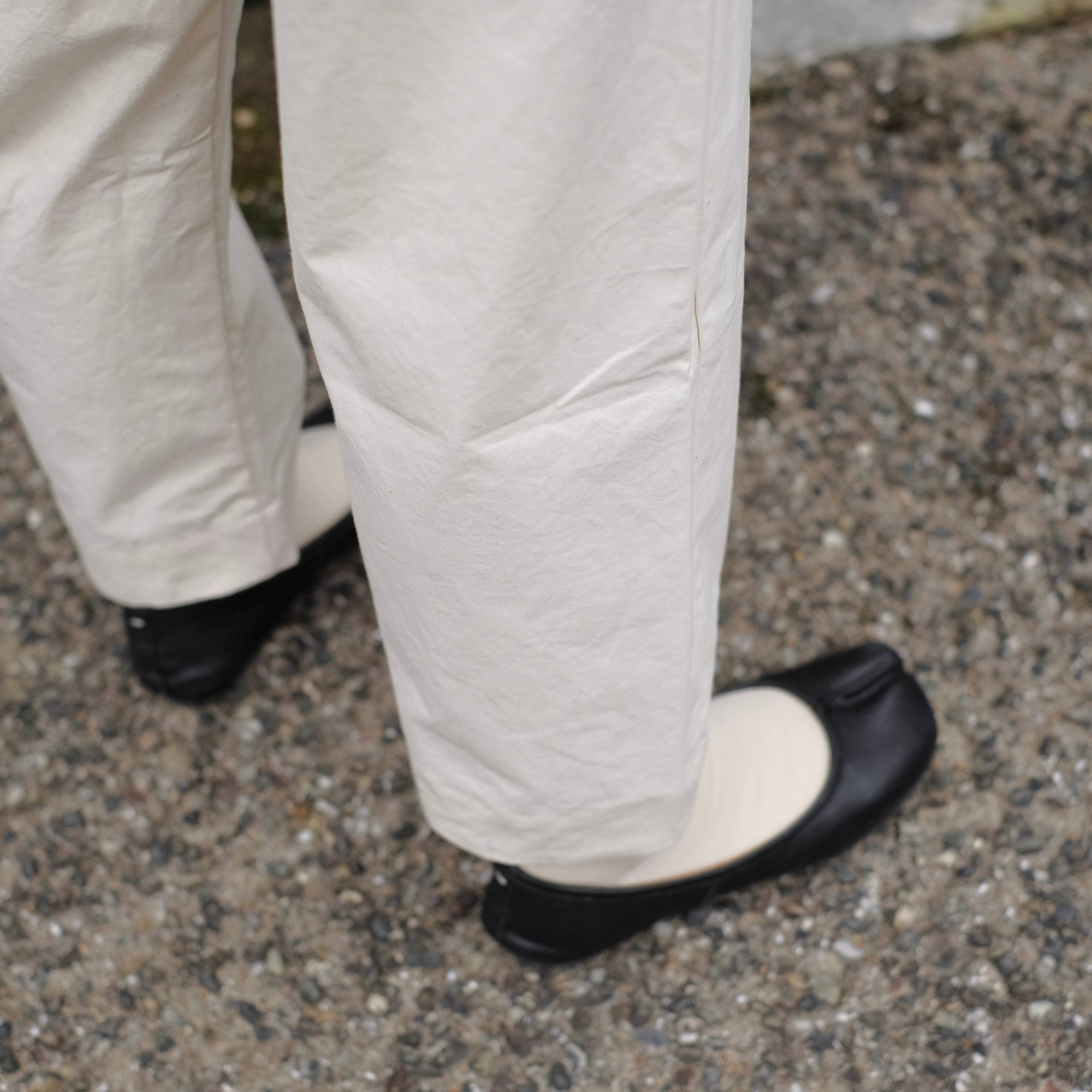 Yoli / Cotton tapered pants / O.white | gallery
