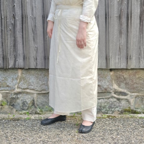 Yoli ヨリ　Apron skirt（エプロンスカート）ホワイト Yoli Silk wrap skirt（Lt.gray） - マーマーなブックス アンド