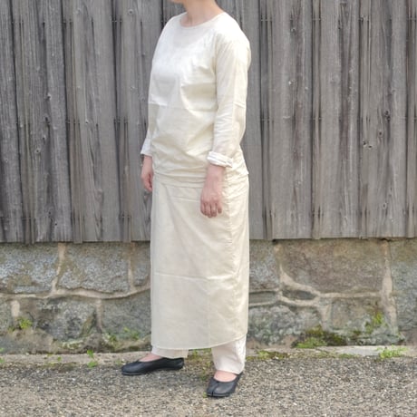 Yoli ヨリ　apron skirt ベージュ Yoli Silk wrap skirt ｜くらすこと オンラインストア