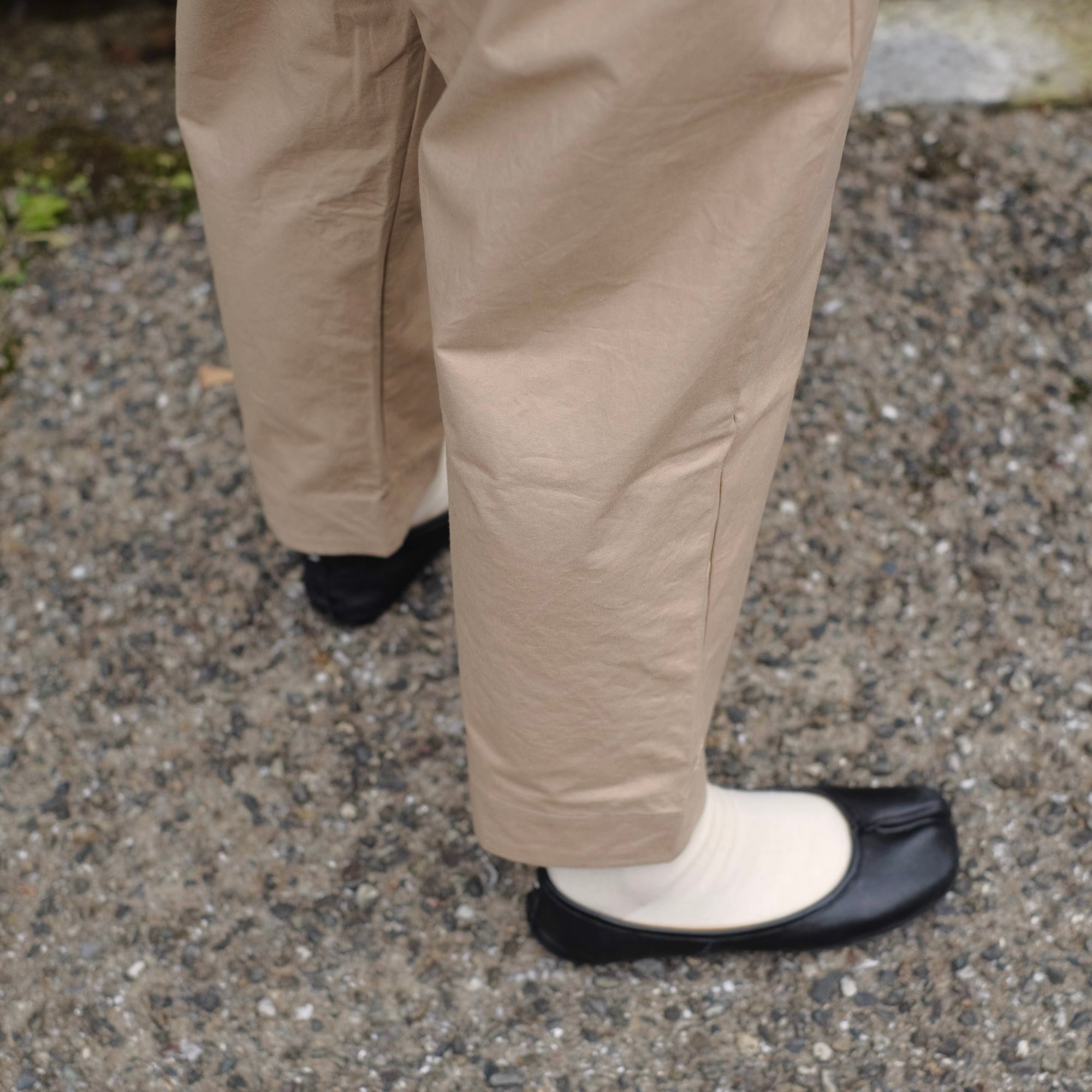 うめさま専用 Yoli コットンテーパードパンツ Yoli / Cotton tapered pants / Beige | gallery hito