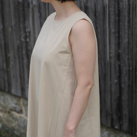Yoli / Simple sleeveless onepiece / Beige