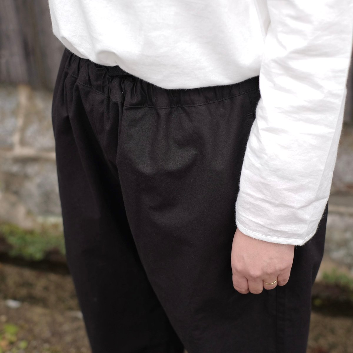 Yoli / Cotton easy pants / Black | gallery hito
