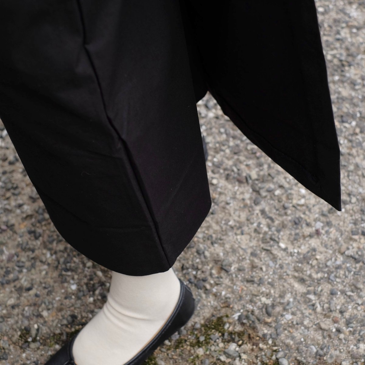 Yoli / Cotton tight skirt / Black | gallery hito