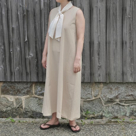 Yoli / Simple sleeveless onepiece / Beige