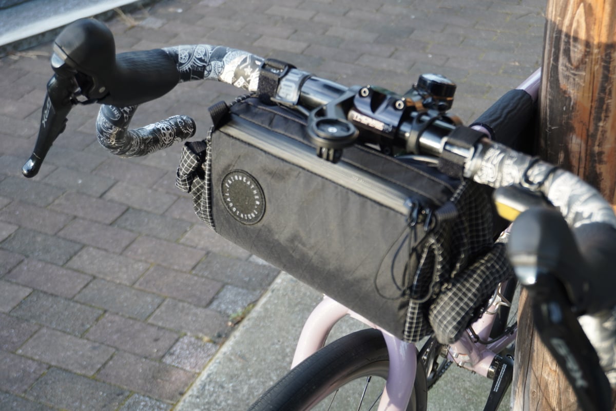 【美品】FAIRWEATHER ハンドルバーバッグ FAIRWEATHER / road bar bag（X-pac） – 京都の自転車屋 CYCLE