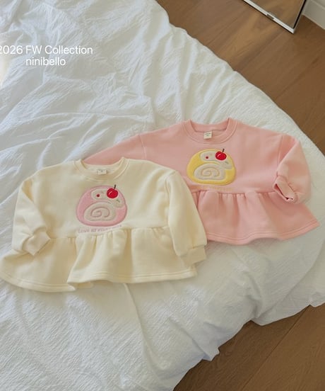 【ninibello】Roll Cake Frill Sweatshirt