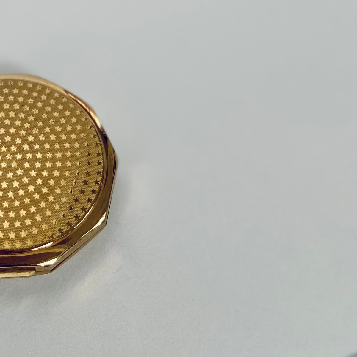 vintage compact (Stratton) | wood 'n wood