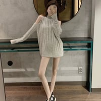 肩出しオーバーニット