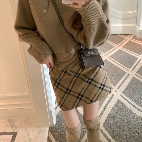 brown check スカート