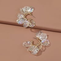 クリアシェルピアス