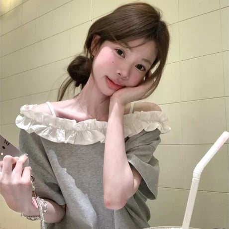 ゆるっとフリルトップス