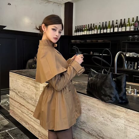 ポンチョ付きトレンチコート