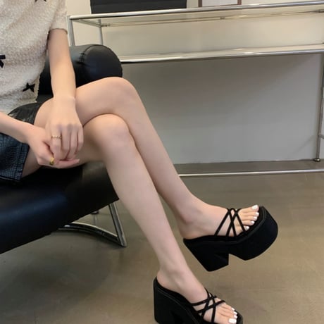 厚底サンダル