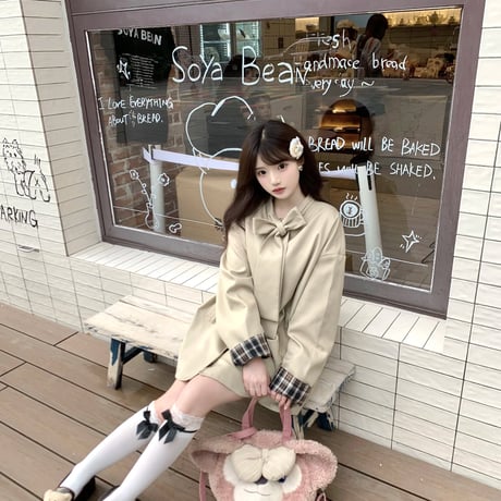 ガーリートレンチコート