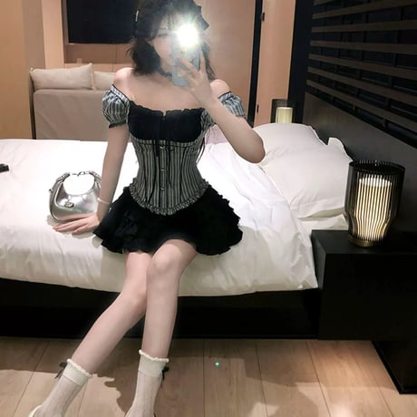 オフショルパフスリーブトップス
