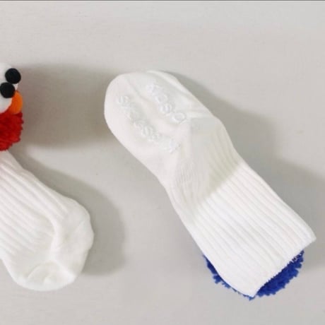 pompon socks