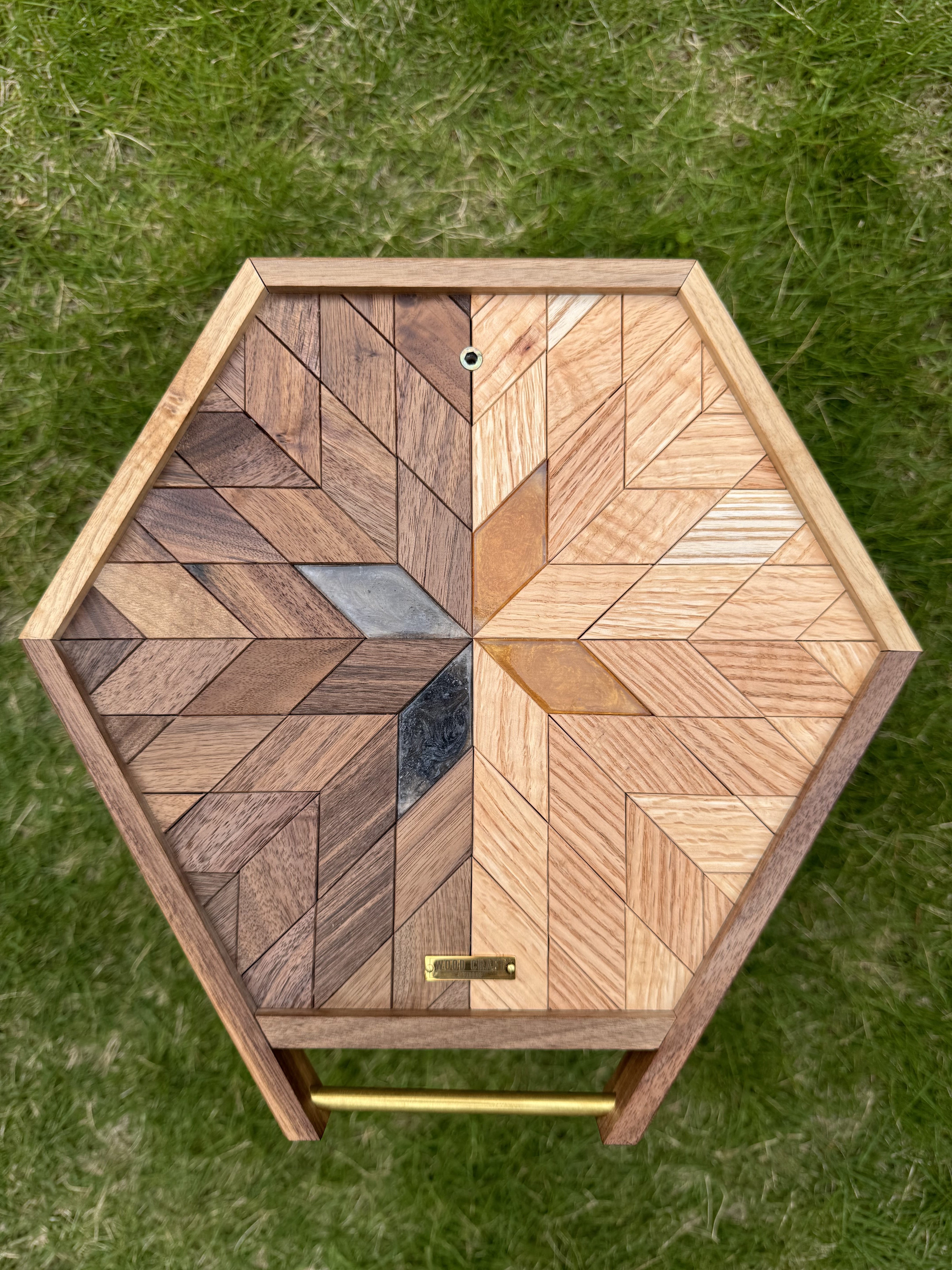 015 三脚天板テーブル【テーマ 明暗】 | WOOD CRAFT OUTDOOR ONLI