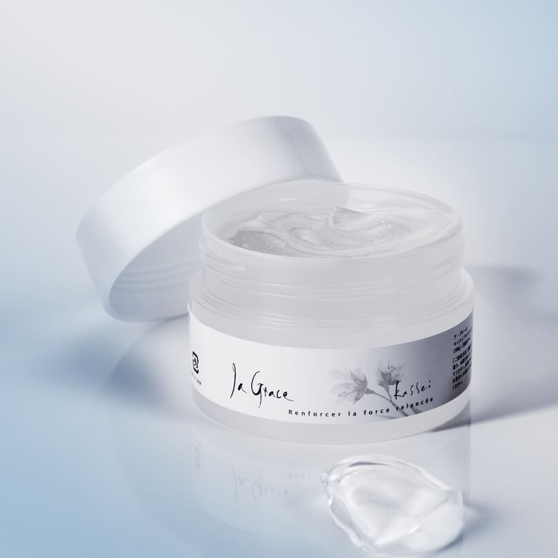 ラ・グレース〉〈天然の炭酸温泉水でできたお肌トラブル改善に特化した