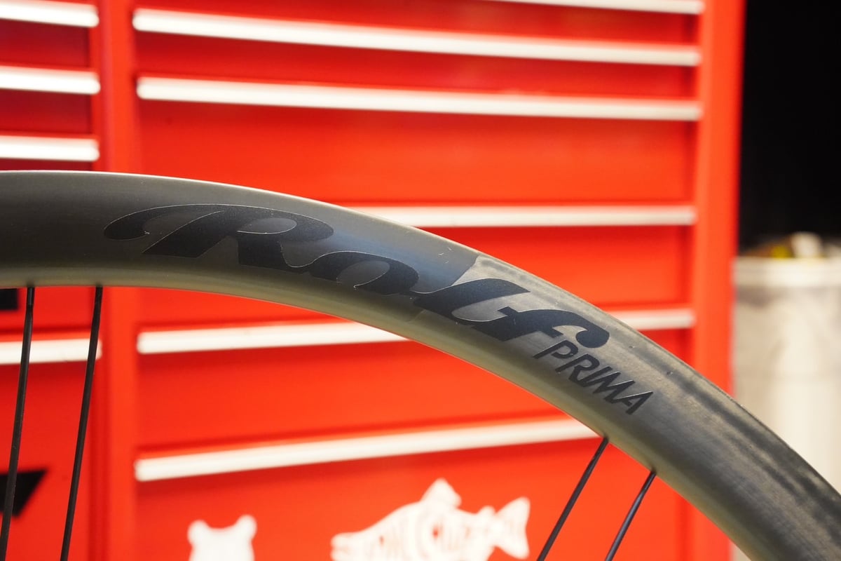 ロードバイク ロルフプリマ ares3 disc シマノフリー トリコロール ロードバイク ロルフプリマ ares3 disc シマノフリー トリコロール