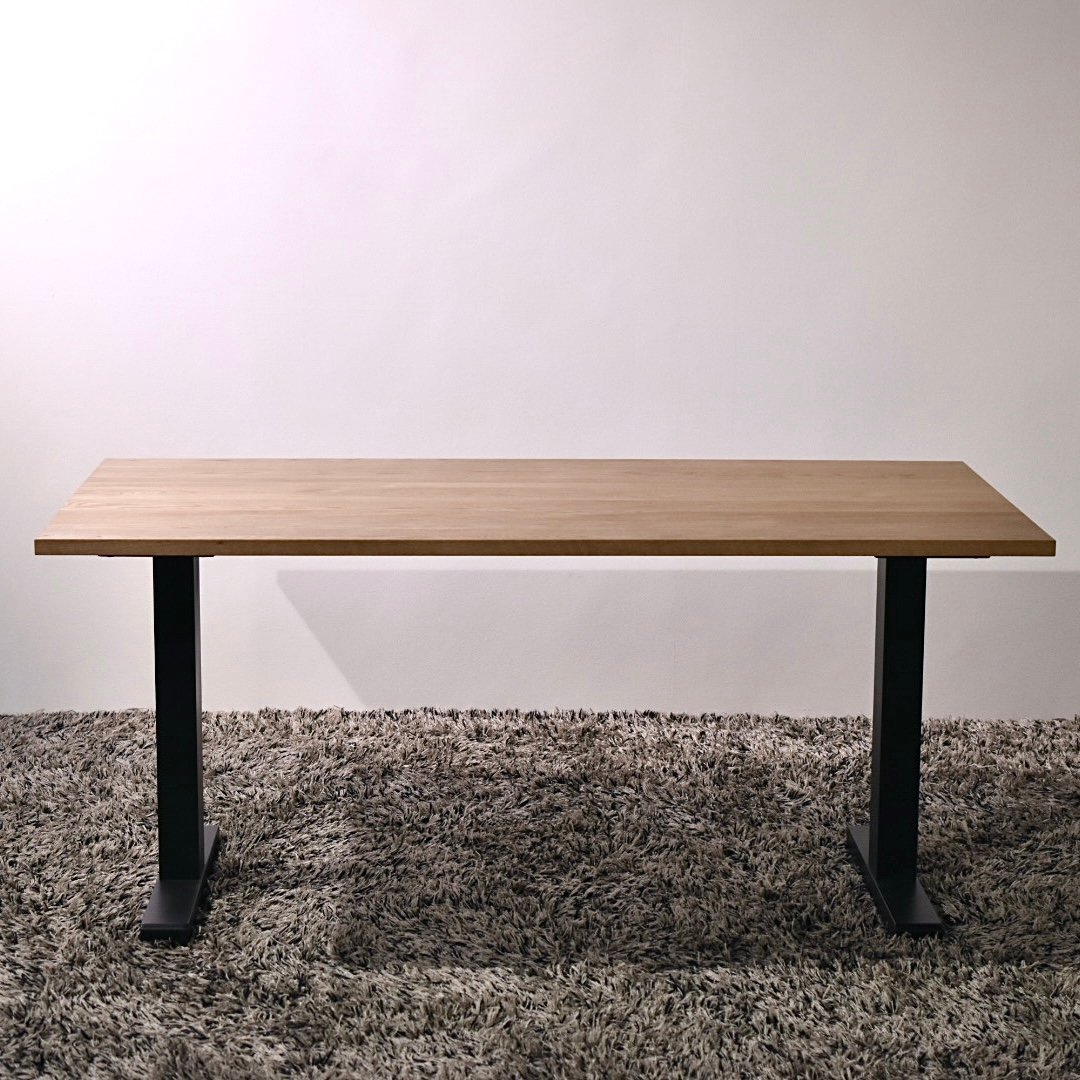 【展示品】マスターウォール ベラドンナ ダイニングテーブル 北海道産オーク無垢材 BELLA DONNA DINING TABLE(幅180cm x 奥行84.5cm)の通販