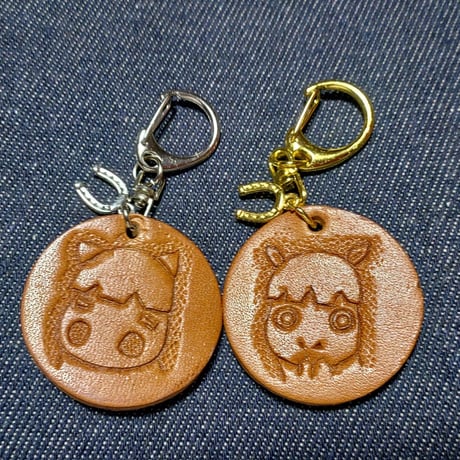 ウマコの手彫りレザーキーホルダー