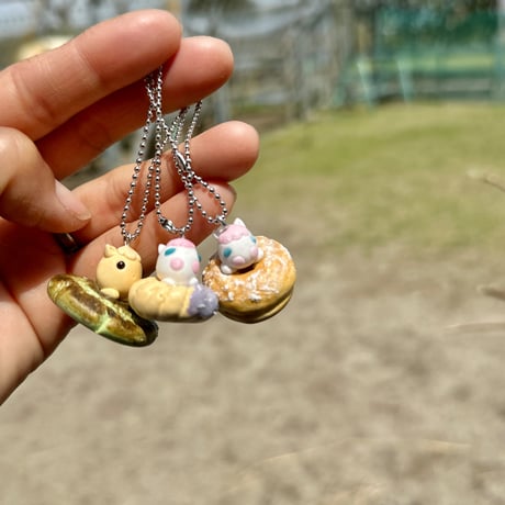 ドーナツとウマコキーホルダー