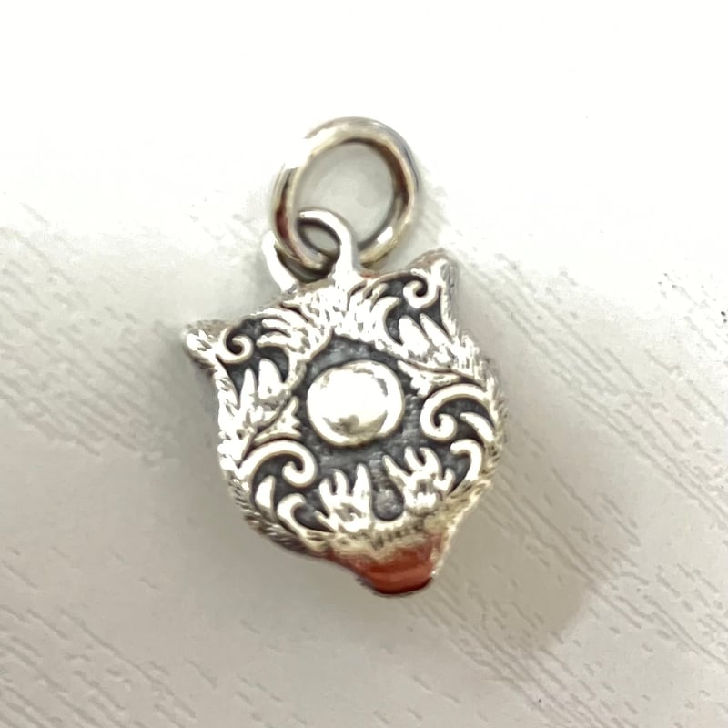 ベトジャンの虎と福ペイント　チャーム　稲妻　サンダー　シルバー silver ペンダントヘッド シルバー 虎の爪 シルバーリーフ ターコイズ